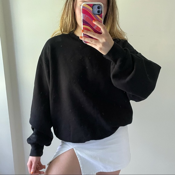 Aritzia Black Oversized Crewneck Sweatshirt - Picture 3 of 5